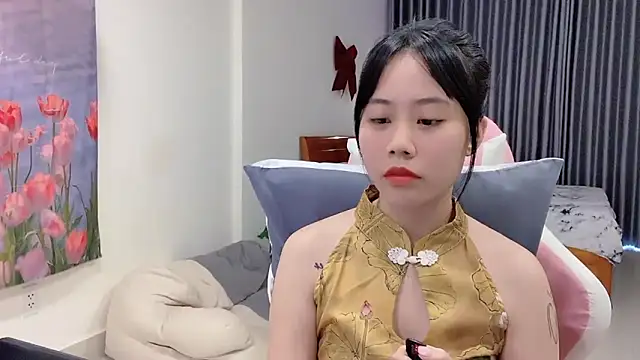 Snapshot of -rosiie- chatting on March 21, 2025, 3:55 am -rosiie- online show from March 21, 2025, 3:55 am