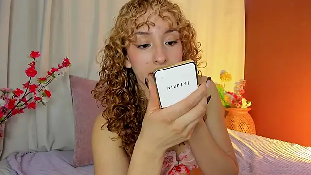 Snapshot of wini_fer chatting on November 12, 2025, 1:37 pm wini fer online show from November 12, 2025, 1:37 pm