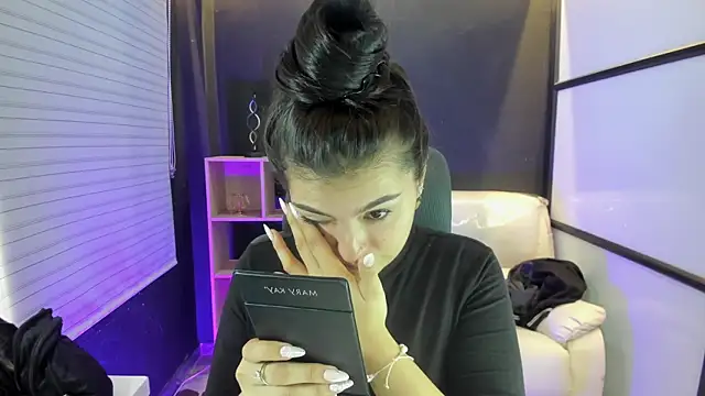 Snapshot of TifanyWhite_ chatting on March 22, 2025, 8:26 pm TifanyWhite online show from March 22, 2025, 8:26 pm