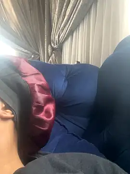 NAUGHTYSHALOTXX online show from October 14, 2025, 10:05 am