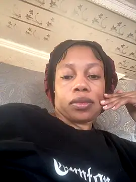 NAUGHTYSHALOTXX online show from October 9, 2025, 8:48 am