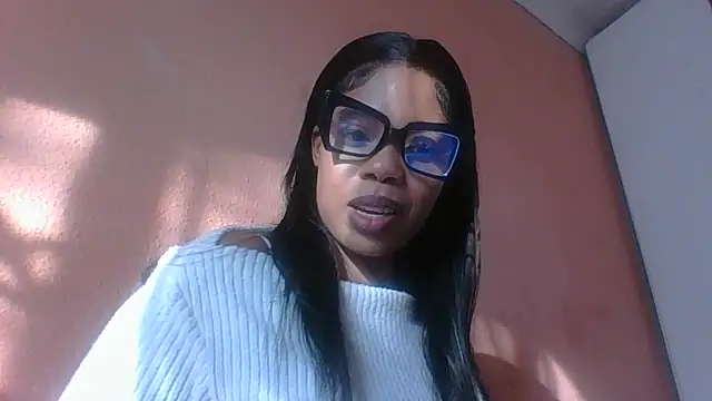 Snapshot of NAUGHTYSHALOTXX chatting on June 2, 2026, 2:06 pm NAUGHTYSHALOTXX online show from June 2, 2026, 2:06 pm