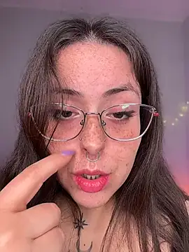 Mizztikaa online show from July 4, 2026, 3:38 pm