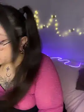 Mizztikaa online show from April 29, 2026, 6:58 pm