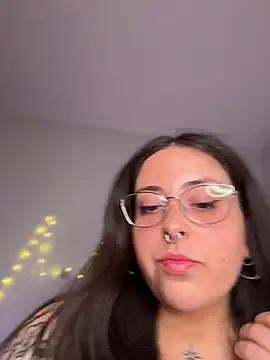 Snapshot of Mizztikaa chatting on May 9, 2026, 4:54 pm Mizztikaa online show from May 9, 2026, 4:54 pm