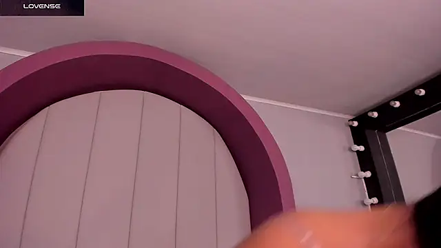 Snapshot of morganlake_ chatting on November 13, 2025, 3:43 am morganlake online show from November 13, 2025, 3:43 am