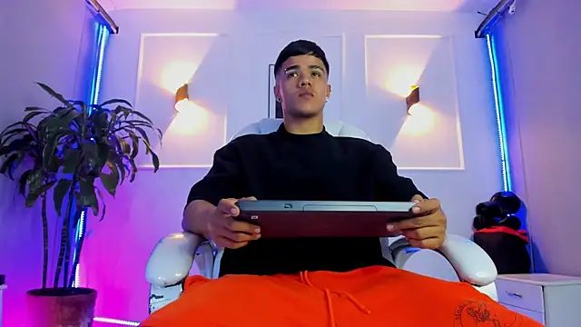 Snapshot of Rob_saenz_ chatting on November 8, 2025, 3:37 pm Rob saenz online show from November 8, 2025, 3:37 pm