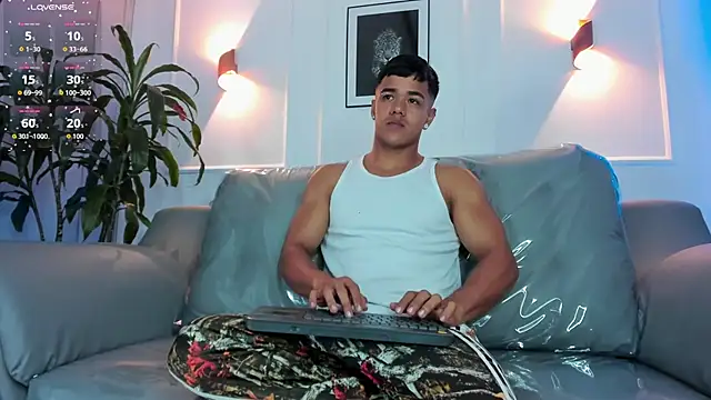 Snapshot of Rob_saenz_ chatting on December 1, 2025, 11:11 am Rob saenz online show from December 1, 2025, 11:11 am