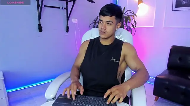 Snapshot of Rob_saenz_ chatting on November 25, 2025, 2:28 pm Rob saenz online show from November 25, 2025, 2:28 pm