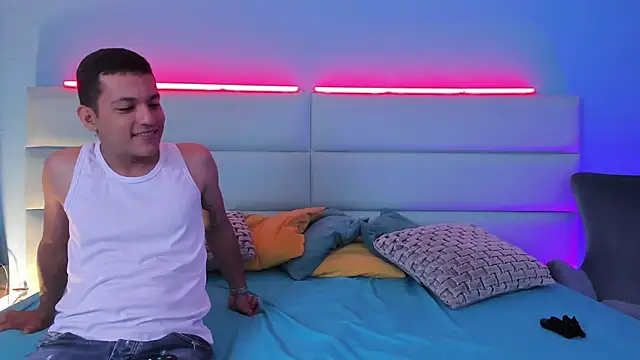 SophieRoyals online show from January 22, 2025, 1:11 pm