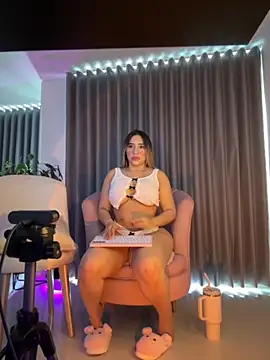 ashlyestone online show from October 30, 2025, 8:50 pm