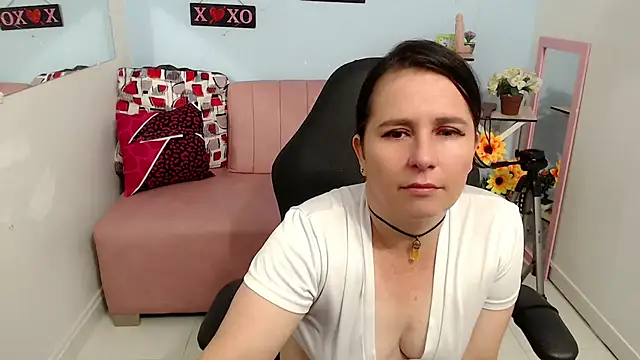 victoria jones online show from October 11, 2025, 1:34 pm