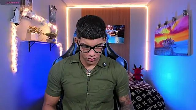 Snapshot of Damian_latinxxx chatting on July 30, 2026, 9:08 am Damian latinxxx online show from July 30, 2026, 9:08 am