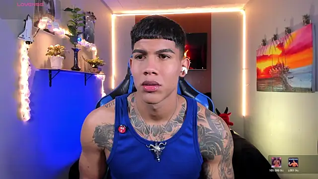 Snapshot of Damian_latinxxx chatting on August 6, 2026, 9:04 am Damian latinxxx online show from August 6, 2026, 9:04 am
