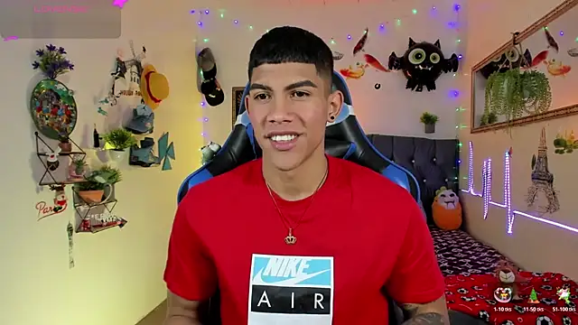 Snapshot of Damian_latinxxx chatting on November 12, 2025, 3:21 am Damian latinxxx online show from November 12, 2025, 3:21 am