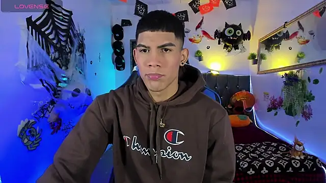 Snapshot of Damian_latinxxx chatting on October 19, 2025, 2:58 am Damian latinxxx online show from October 19, 2025, 2:58 am