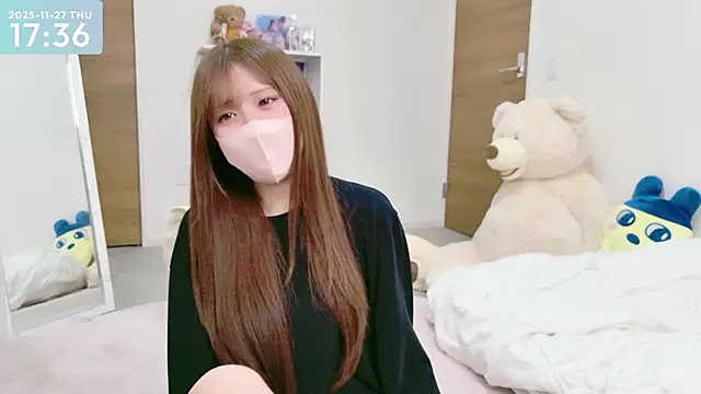 Snapshot of -SHINON- chatting on November 27, 2025, 8:37 am -SHINON- online show from November 27, 2025, 8:37 am