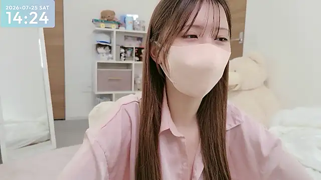 Snapshot of -SHINON- chatting on July 25, 2026, 5:26 am -SHINON- online show from July 25, 2026, 5:26 am