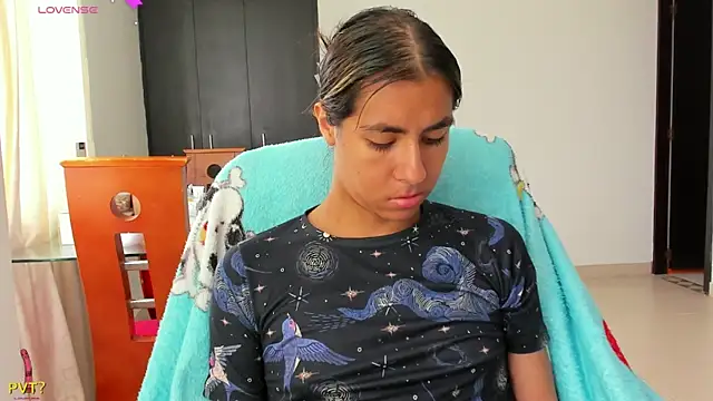 Kamilasalazar online show from February 23, 2025, 2:04 pm