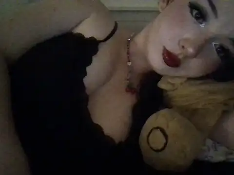 Cerisee04 online show from October 16, 2025, 9:34 pm