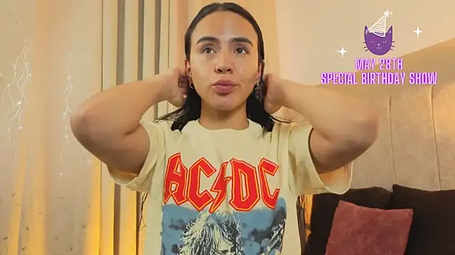Snapshot of Zara_dulce chatting on May 13, 2026, 12:12 pm Zara dulce online show from May 13, 2026, 12:12 pm