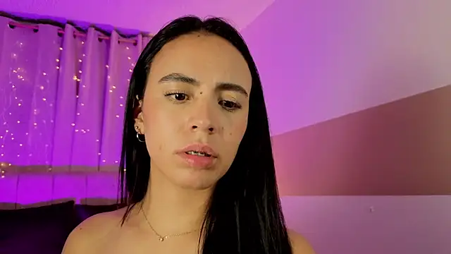 Snapshot of Zara_dulce chatting on August 2, 2026, 12:09 am Zara dulce online show from August 2, 2026, 12:09 am
