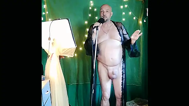 Snapshot of ShamelessMan chatting on June 21, 2026, 6:36 pm ShamelessMan online show from June 21, 2026, 6:36 pm