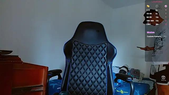 bray hotboy777 online show from December 4, 2025, 2:27 pm