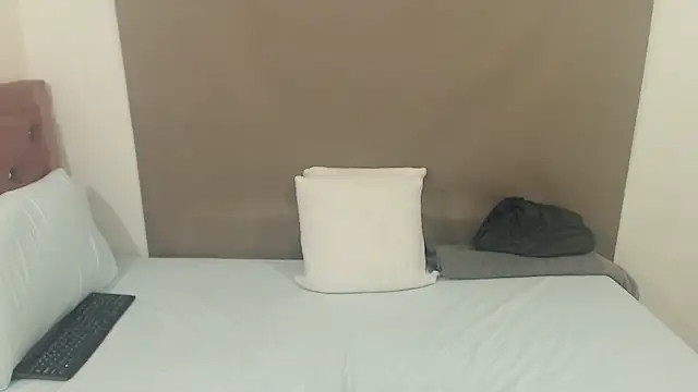 kimberlyjamexxx online show from April 3, 2026, 3:46 am