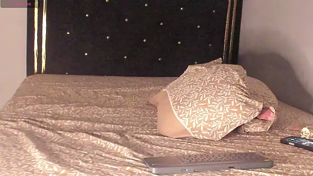 JennamartinyII online show from April 25, 2026, 2:25 pm