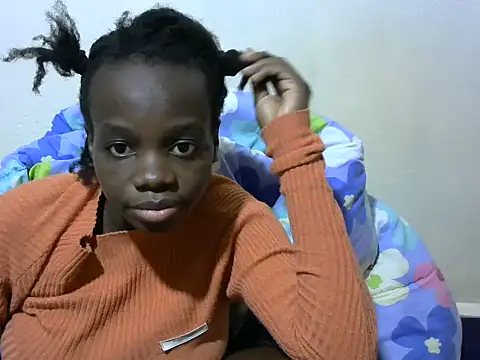 Snapshot of Thicky_kyla chatting on July 7, 2026, 6:33 pm Thicky kyla online show from July 7, 2026, 6:33 pm