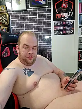 Snapshot of PupW0lfy chatting on December 17, 2024, 2:55 pm PupW0lfy online show from December 17, 2024, 2:55 pm