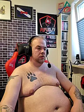 Snapshot of PupW0lfy chatting on January 30, 2025, 3:29 pm PupW0lfy online show from January 30, 2025, 3:29 pm