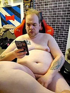 Snapshot of PupW0lfy chatting on February 25, 2025, 3:20 pm PupW0lfy online show from February 25, 2025, 3:20 pm