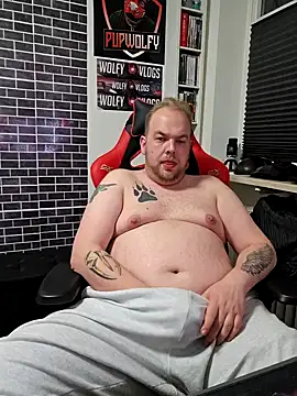 Snapshot of PupW0lfy chatting on January 11, 2025, 8:10 pm PupW0lfy online show from January 11, 2025, 8:10 pm