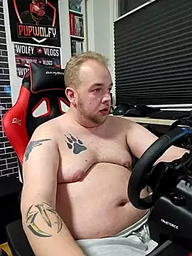 Snapshot of PupW0lfy chatting on January 11, 2025, 5:07 pm PupW0lfy online show from January 11, 2025, 5:07 pm