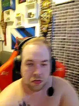 Snapshot of PupW0lfy chatting on February 27, 2025, 4:32 pm PupW0lfy online show from February 27, 2025, 4:32 pm
