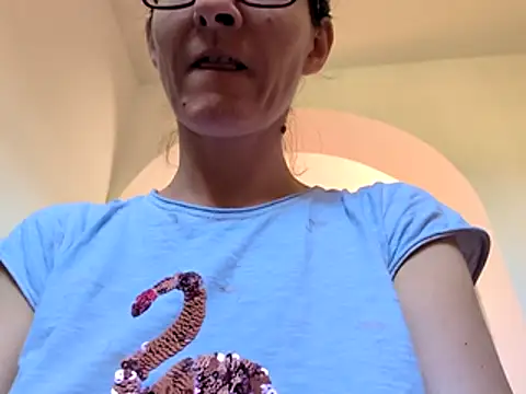 Snapshot of Milky_hairy_mommy chatting on July 16, 2026, 6:54 am Milky hairy mommy online show from July 16, 2026, 6:54 am