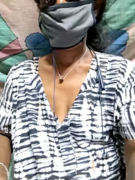 Snapshot of Tamil--Rani chatting on November 5, 2025, 1:58 pm Tamil--Rani online show from November 5, 2025, 1:58 pm