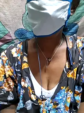 Snapshot of Tamil--Rani chatting on November 17, 2025, 2:43 pm Tamil--Rani online show from November 17, 2025, 2:43 pm