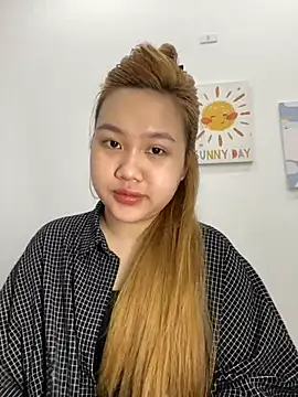 Odette68 online show from February 25, 2026, 12:44 am