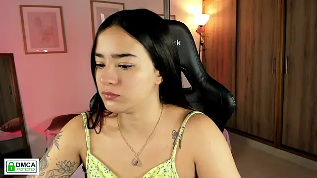 Snapshot of Veronica_isaza__ chatting on August 8, 2026, 12:34 pm Veronica isaza online show from August 8, 2026, 12:34 pm