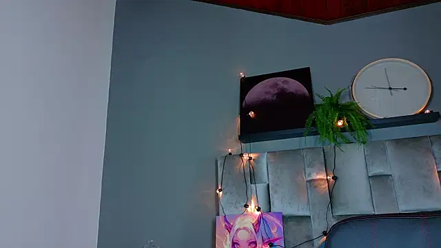 Snapshot of AmbarHills_1 chatting on November 3, 2025, 11:25 am AmbarHills 1 online show from November 3, 2025, 11:25 am