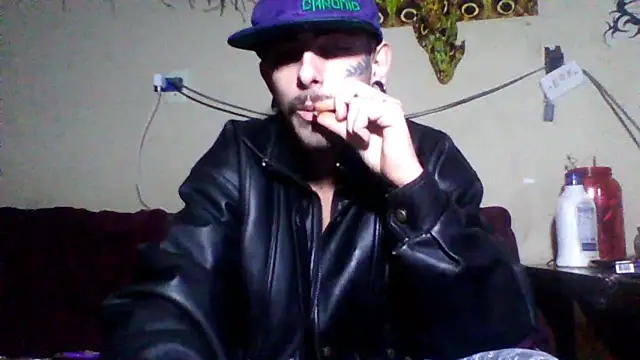 Snapshot of sellvageria chatting on June 20, 2026, 6:35 pm sellvageria online show from June 20, 2026, 6:35 pm