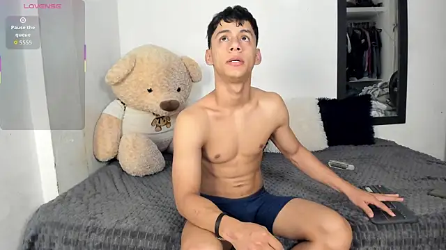 Snapshot of LittleParker chatting on November 5, 2025, 12:30 pm LittleParker online show from November 5, 2025, 12:30 pm