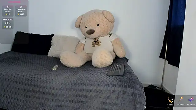 Snapshot of LittleParker chatting on June 6, 2026, 1:05 pm LittleParker online show from June 6, 2026, 1:05 pm