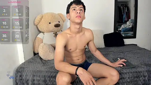 Snapshot of LittleParker chatting on October 18, 2025, 12:51 pm LittleParker online show from October 18, 2025, 12:51 pm