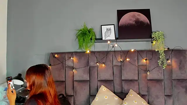 AbbyWathson online show from November 21, 2025, 7:35 pm