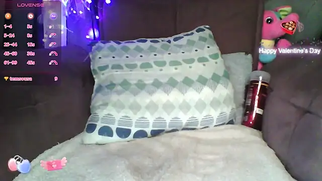 Snapshot of PollyCrush chatting on December 4, 2024, 1:52 am PollyCrush online show from December 4, 2024, 1:52 am