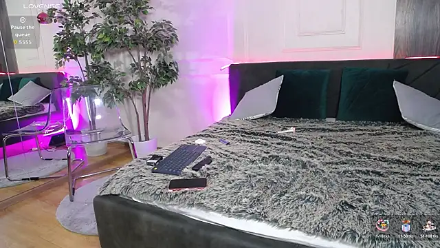 Snapshot of CreamyInkky_ chatting on November 3, 2025, 10:30 am CreamyInkky online show from November 3, 2025, 10:30 am